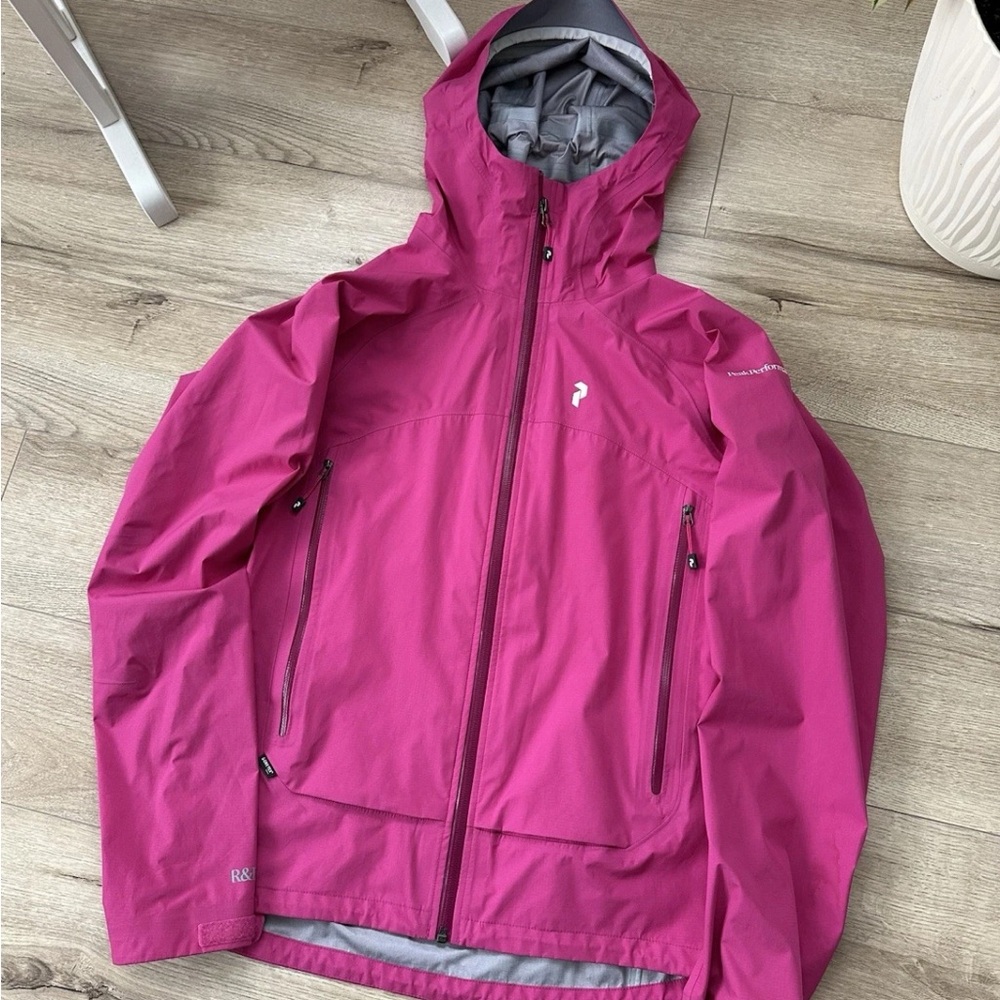 Peak Performance GORE-TEX Women's Magenta Ski Jacket